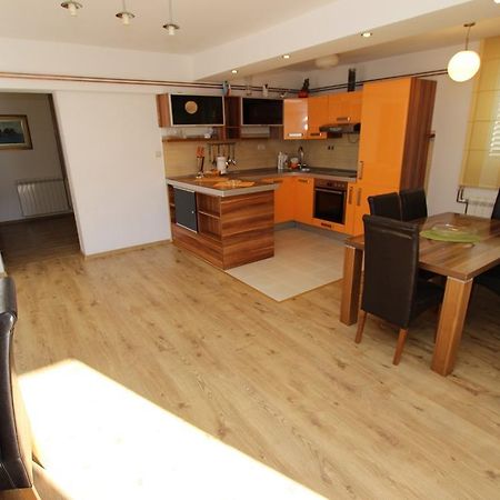 Apartment Milica Petrovac Екстер'єр фото
