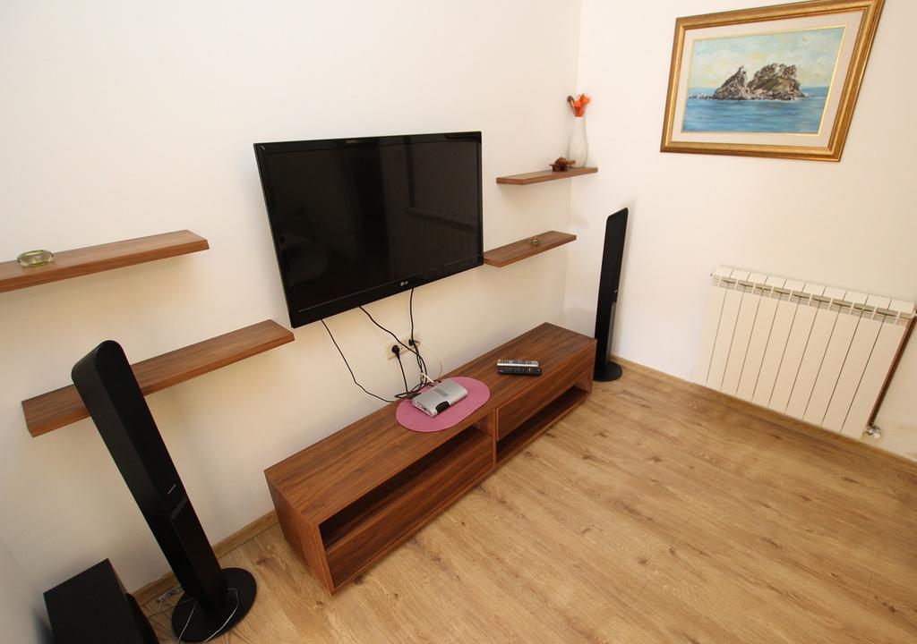 Apartment Milica Petrovac Екстер'єр фото