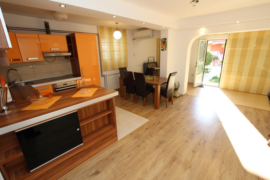 Apartment Milica Petrovac Екстер'єр фото